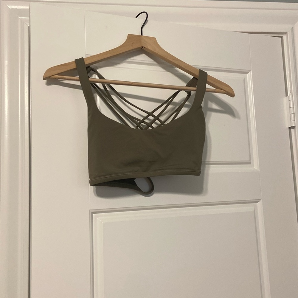 Lululemon Free to be Wild